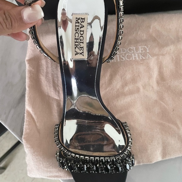 Badgley Mischka - Picture 4 of 7